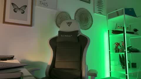 misslalii online show from 03.03.26