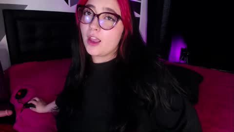 Snapshot of missloise chatting on 02.13.25 Miss Loise online show from 02.13.25