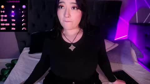 Snapshot of missloise chatting on 03.08.25 Miss Loise online show from 03.08.25