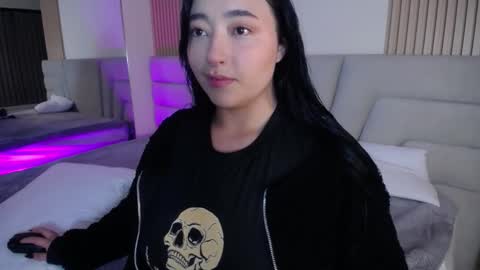 Miss Loise online show from 11.24.25