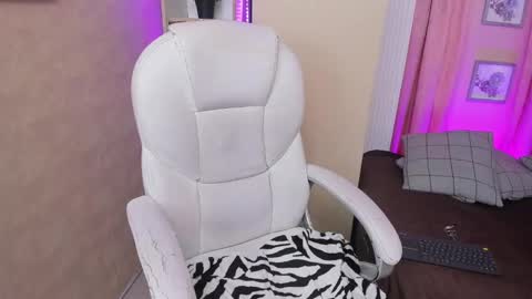 Snapshot of misslynn_ chatting on 03.07.25 i am lyn online show from 03.07.25