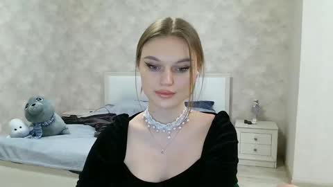Snapshot of missmariat chatting on 02.04.25 OneGoddess online show from 02.04.25