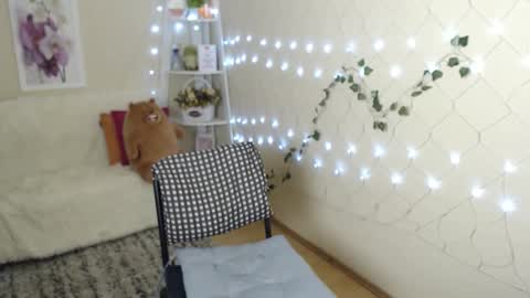 Snapshot of missmelons_ chatting on 12.08.24 Li online show from 12.08.24
