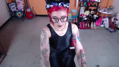 Miss Mia online show from 01.29.25