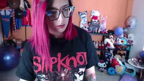 Miss Mia online show from 09.25.25