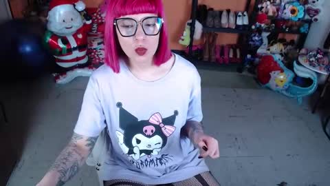 Miss Mia online show from 12.04.25