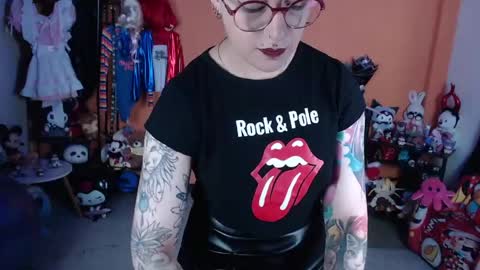 Miss Mia online show from 05.11.26