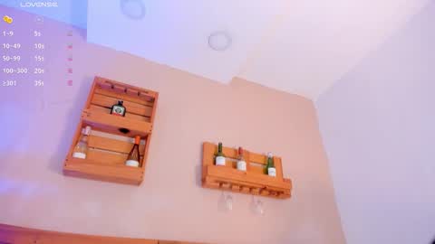 Mia  online show from 11.07.25