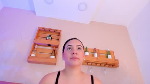 Mia  online show from 11.24.25