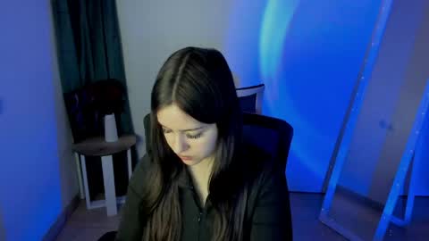 Mia online show from 05.11.26