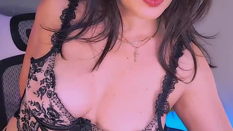 Mina online show from 11.02.25