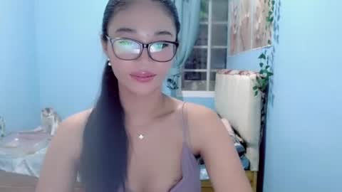 missminervaa online show from 03.10.26