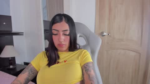 insta miss nickeloo online show from 01.10.25