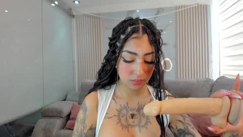insta miss nickeloo online show from 01.14.25