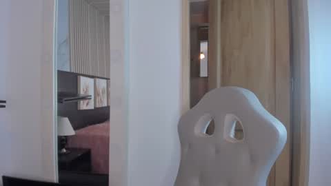 insta miss nickeloo online show from 01.15.25