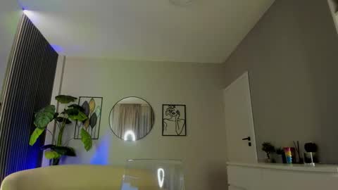 Snapshot of missobsidian chatting on 02.19.26 Miss Obsidian online show from 02.19.26