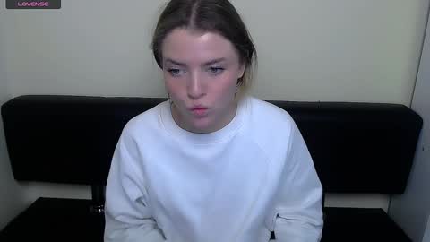 Snapshot of missoliviaa_ chatting on 12.18.24 Olivia online show from 12.18.24