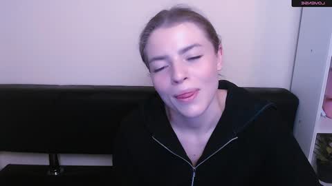 Snapshot of missoliviaa_ chatting on 01.03.25 Olivia online show from 01.03.25