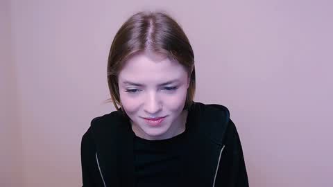 Snapshot of missoliviaa_ chatting on 01.04.25 Olivia online show from 01.04.25