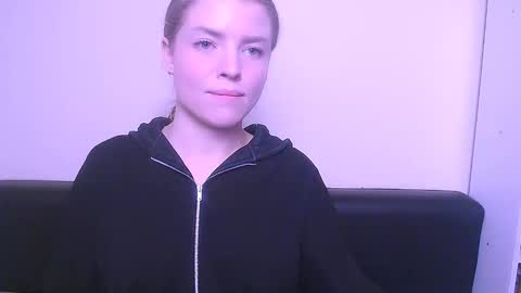 Snapshot of missoliviaa_ chatting on 02.03.25 Olivia online show from 02.03.25