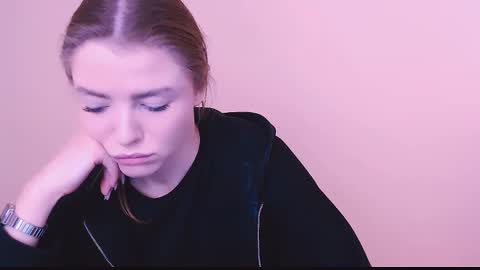 Snapshot of missoliviaa_ chatting on 02.10.25 Olivia online show from 02.10.25