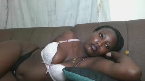 Snapshot of missprettygal chatting on 10.20.25 pretty gal online show from 10.20.25