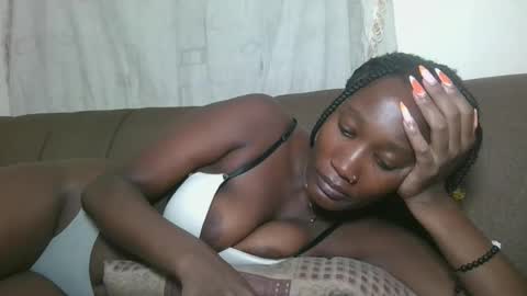 Snapshot of missprettygal chatting on 10.31.25 pretty gal online show from 10.31.25