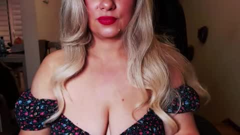 Snapshot of missqueen1416 chatting on 03.12.25 Missqueen1416 online show from 03.12.25