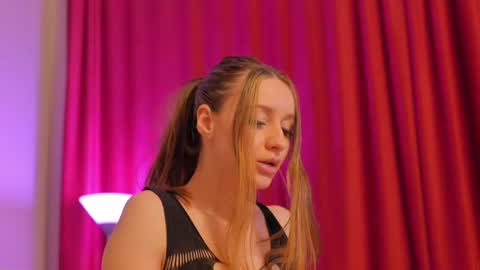 missqueenlust online show from 03.11.25