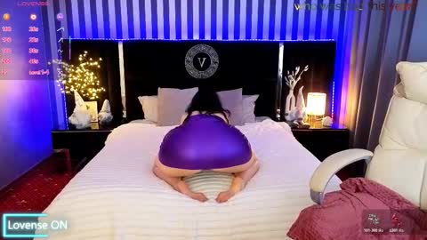 missrossi online show from 12.15.25