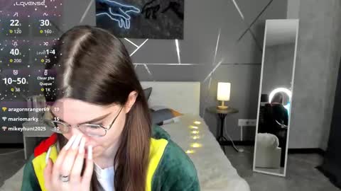 misss_evelyne online show from 12.21.25