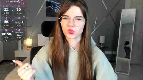 misss_evelyne online show from 02.05.26