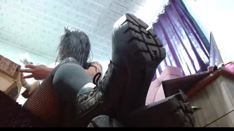 Snapshot of misssam28 chatting on 10.07.25 TELL ME MISS online show from 10.07.25