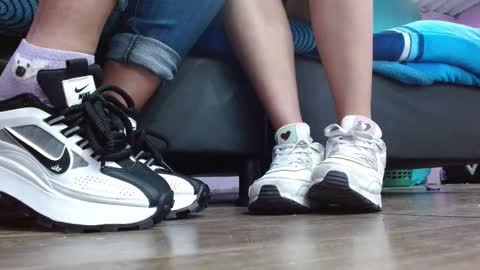 Snapshot of misssam28 chatting on 01.12.26 TELL ME MISS online show from 01.12.26