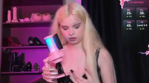 Misss Lola Angel online show from 12.06.24