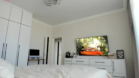 You can call me Pretty online show from 03.12.26