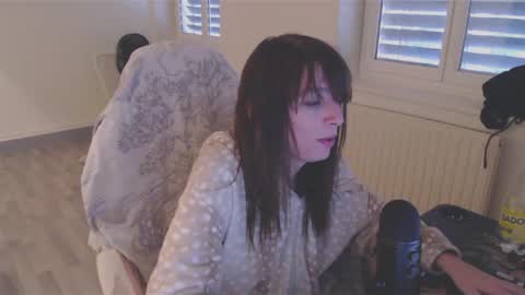 Snapshot of missthon chatting on 12.13.24 missthon online show from 12.13.24