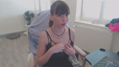 Snapshot of missthon chatting on 12.24.24 missthon online show from 12.24.24