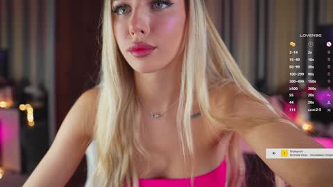 Snapshot of misstics_ chatting on 12.09.24 Eva online show from 12.09.24