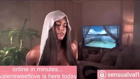 Snapshot of missvalery_1 chatting on 10.01.25 OF online show from 10.01.25