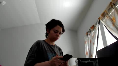 V Nessa online show from 05.10.26