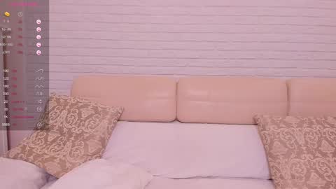 Snapshot of missxcaprice chatting on 02.11.25 missxcaprice online show from 02.11.25