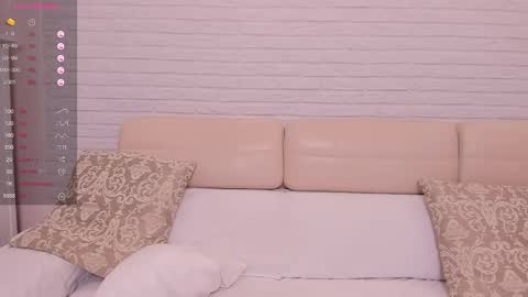 Snapshot of missxcaprice chatting on 03.09.25 missxcaprice online show from 03.09.25