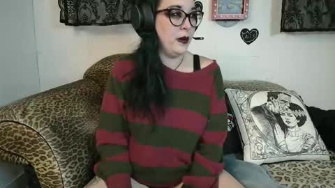 Snapshot of missy_dee chatting on 02.19.26 Missy Dee online show from 02.19.26