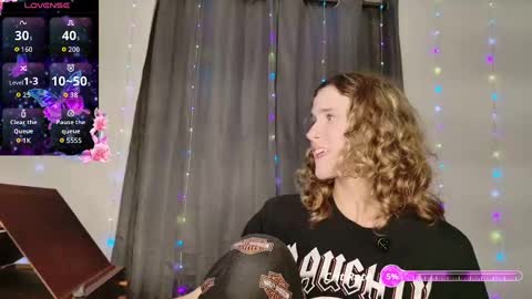 Snapshot of missy_land chatting on 09.16.25 Missy online show from 09.16.25