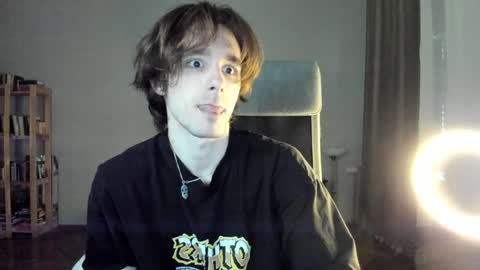 Snapshot of misterhult chatting on 12.04.24 My name is Anton Bogatyrev online show from 12.04.24