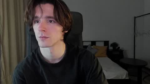 Snapshot of misterhult chatting on 12.12.24 My name is Anton Bogatyrev online show from 12.12.24