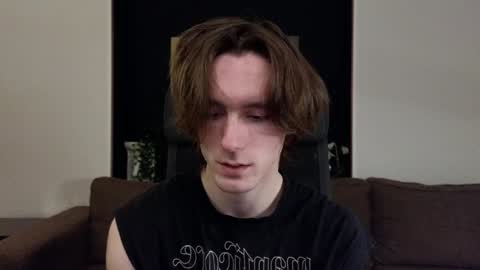 Snapshot of misterhult chatting on 01.18.25 My name is Anton Bogatyrev online show from 01.18.25