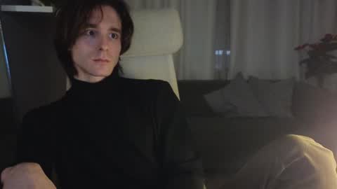 Snapshot of misterhult chatting on 01.19.25 My name is Anton Bogatyrev online show from 01.19.25