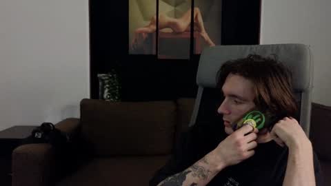 Snapshot of misterhult chatting on 01.24.25 My name is Anton Bogatyrev online show from 01.24.25